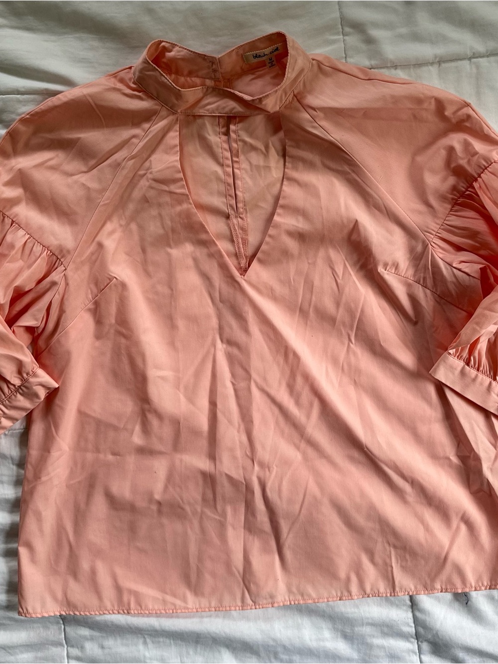Bleuh Ciel Peach Keyhole Neck V Neck Chocker Puff-Sleeve Top-Medium
